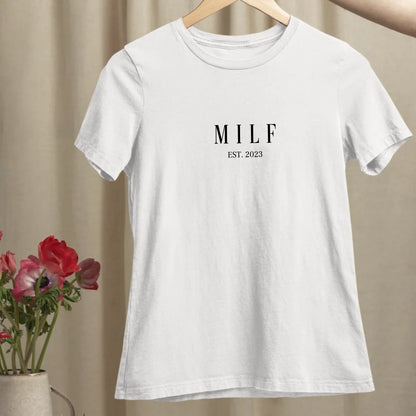 MILF - Premium Organic Shirt *personalisierbar*