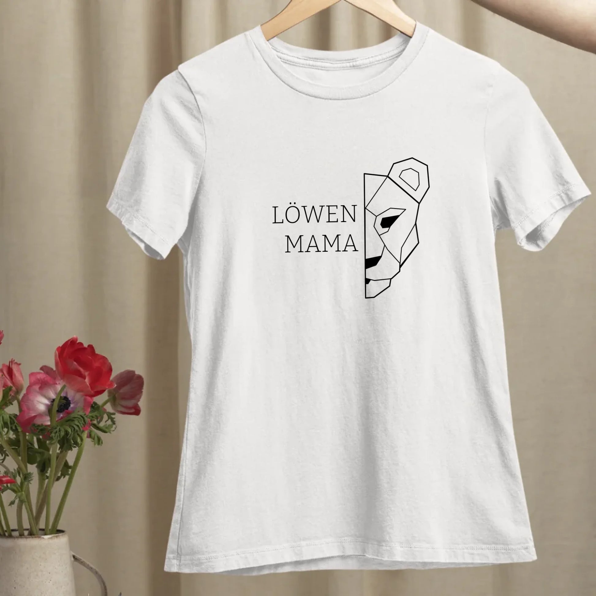Löwen Mama - Bio Damen Shirt *personalisierbar (ohne Namen)*