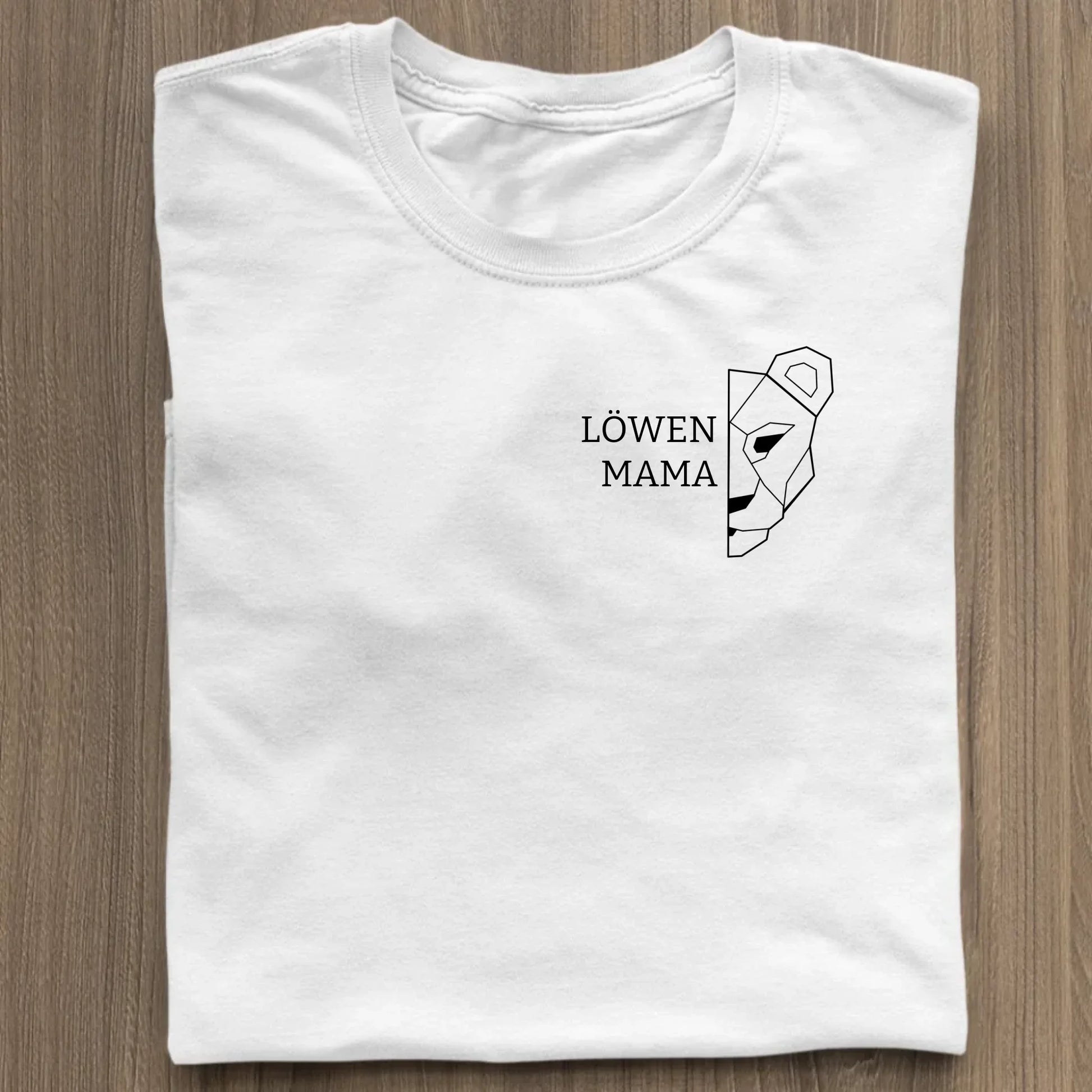 Löwen Mama Brusttasche - Bio Damen Shirt *personalisierbar (ohne Namen)* Stella Muser Shirt ST ST White