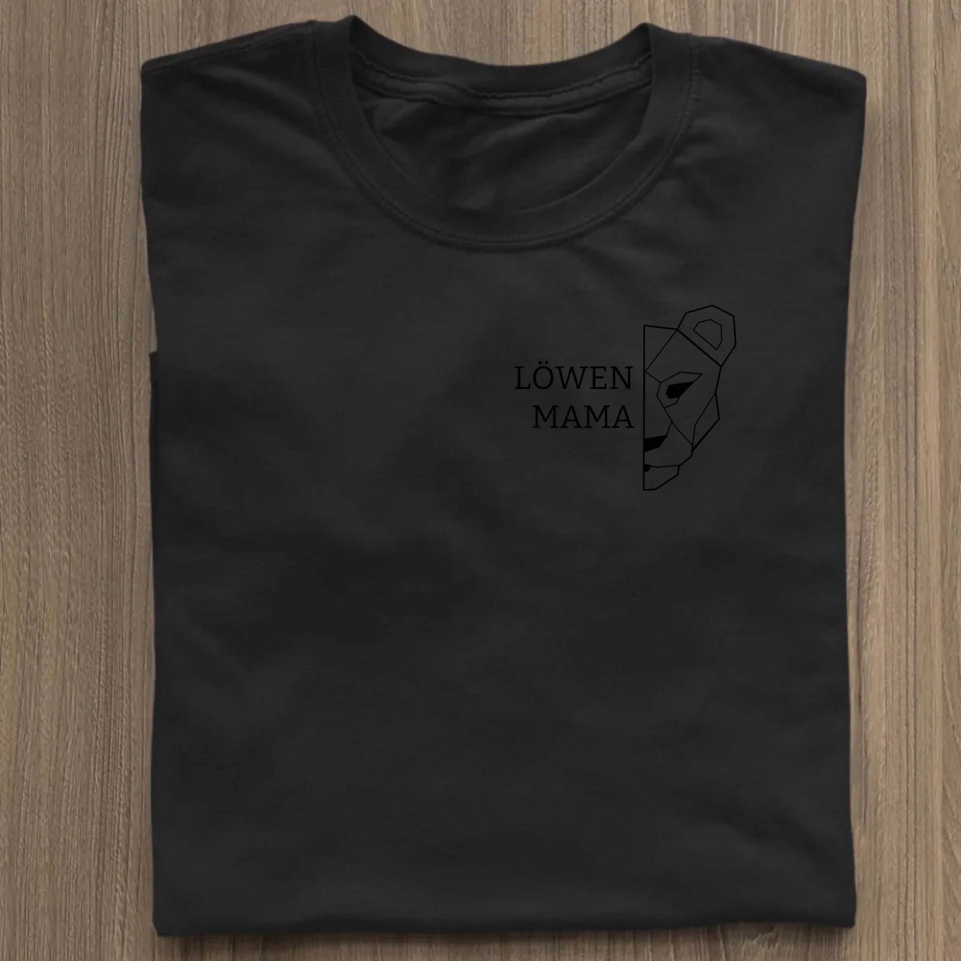 Löwen Mama Brusttasche - Bio Damen Shirt *personalisierbar (ohne Namen)* Stella Muser Shirt ST ST Black
