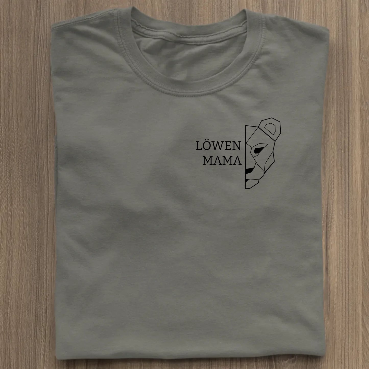Löwen Mama Brusttasche - Bio Damen Shirt *personalisierbar (ohne Namen)* Stella Muser Shirt ST ST Khaki