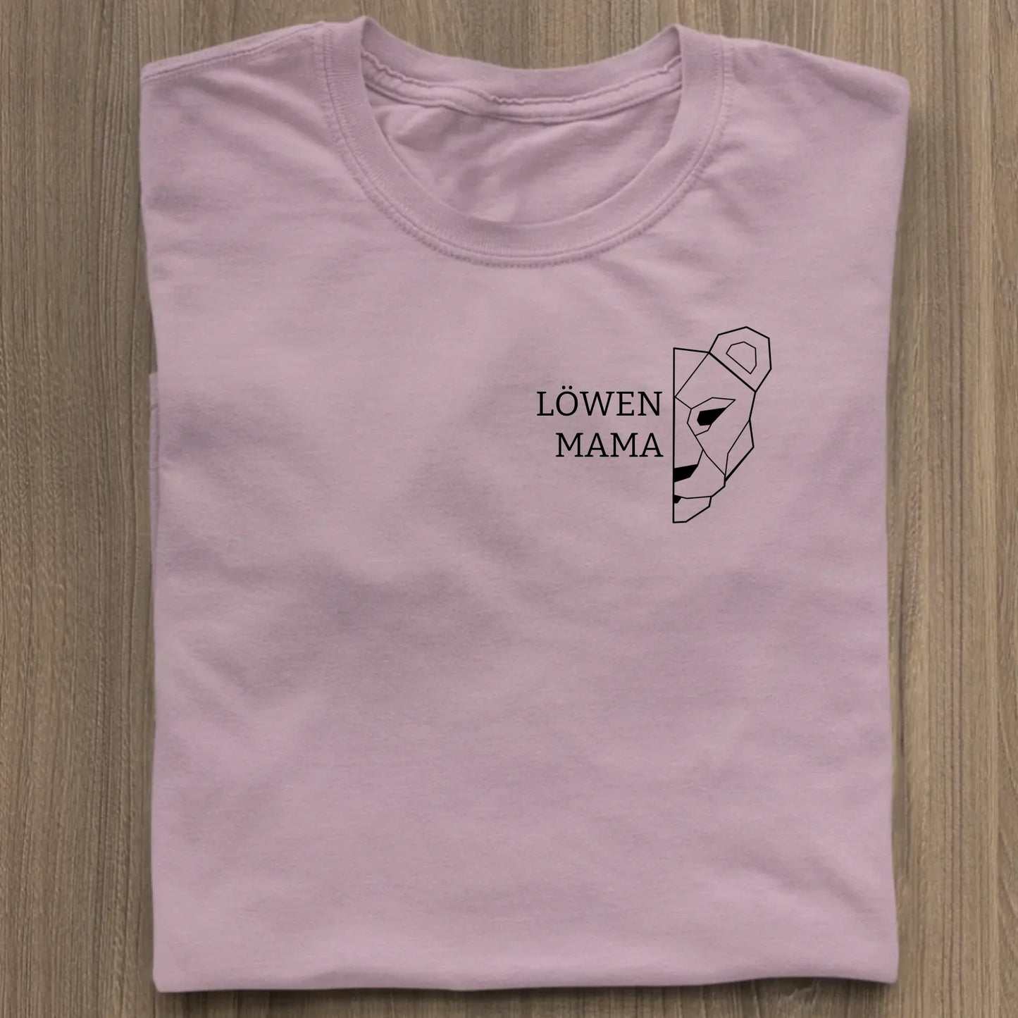 Löwen Mama Brusttasche - Bio Damen Shirt *personalisierbar (ohne Namen)* Stella Muser Shirt ST ST Lilac-Dream