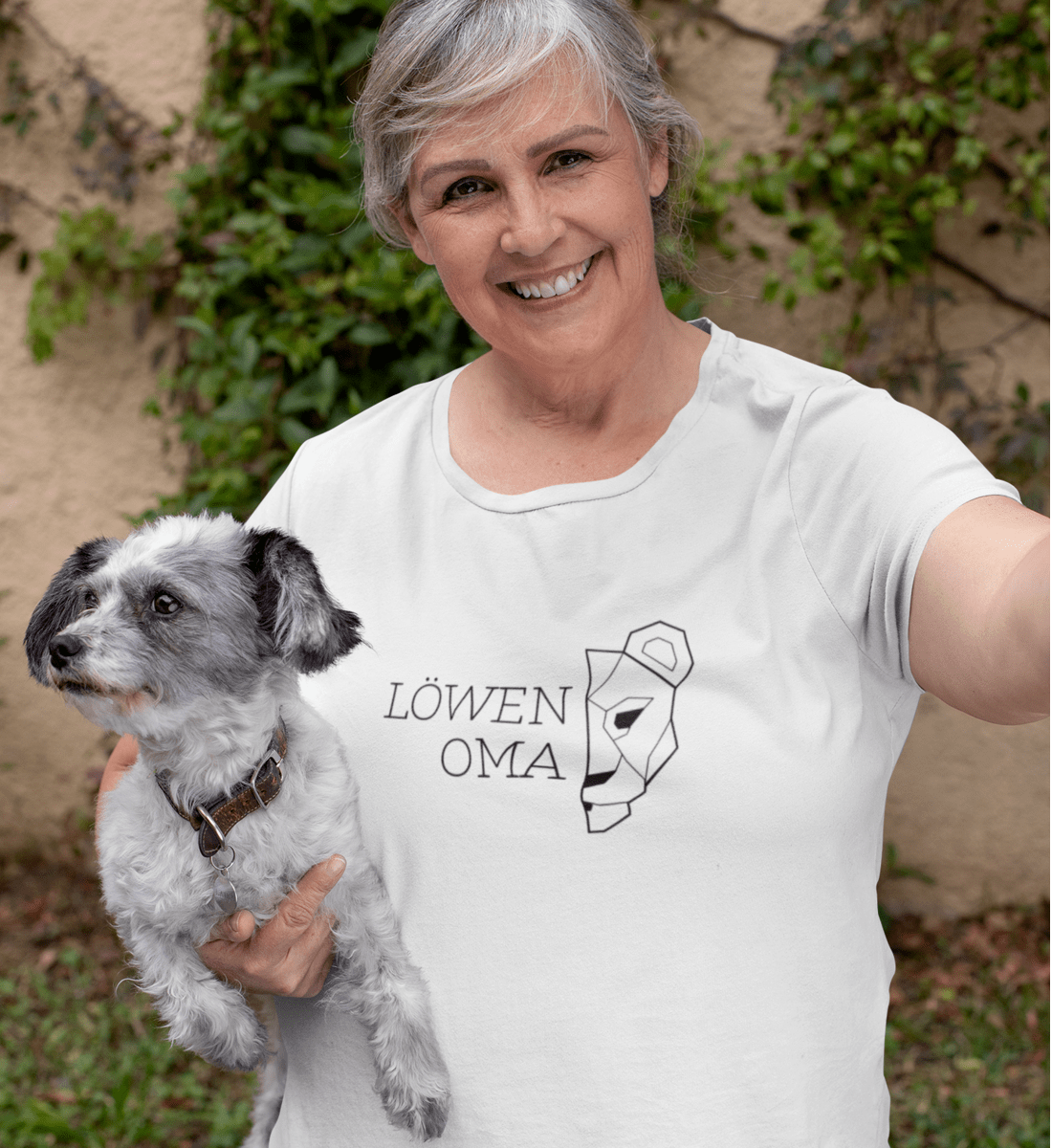 Löwen Oma  - Damen Relaxed Organic Shirt